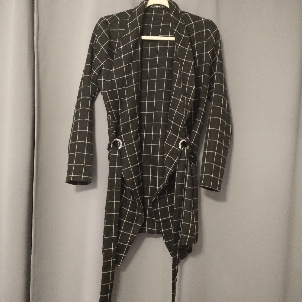 Blazer - Picture 5 of 5